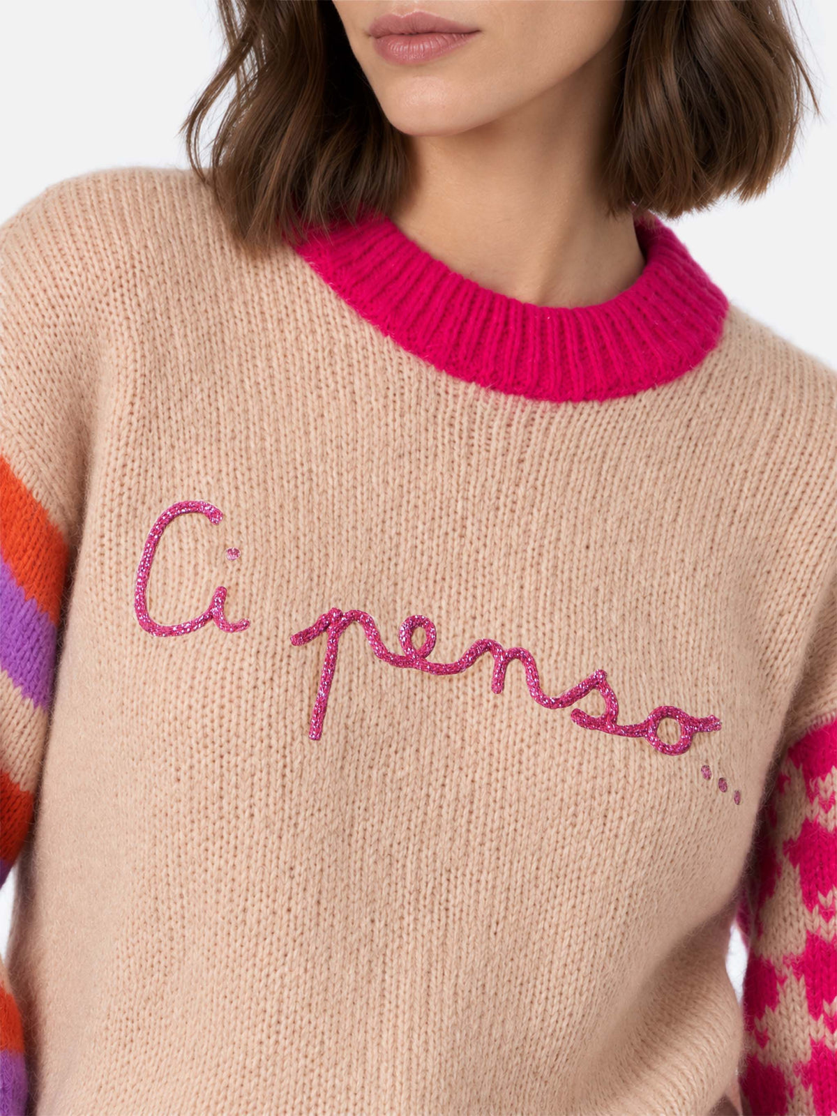 Maglia Danya Soft beige con maniche multicolor e ricamo Ci penso