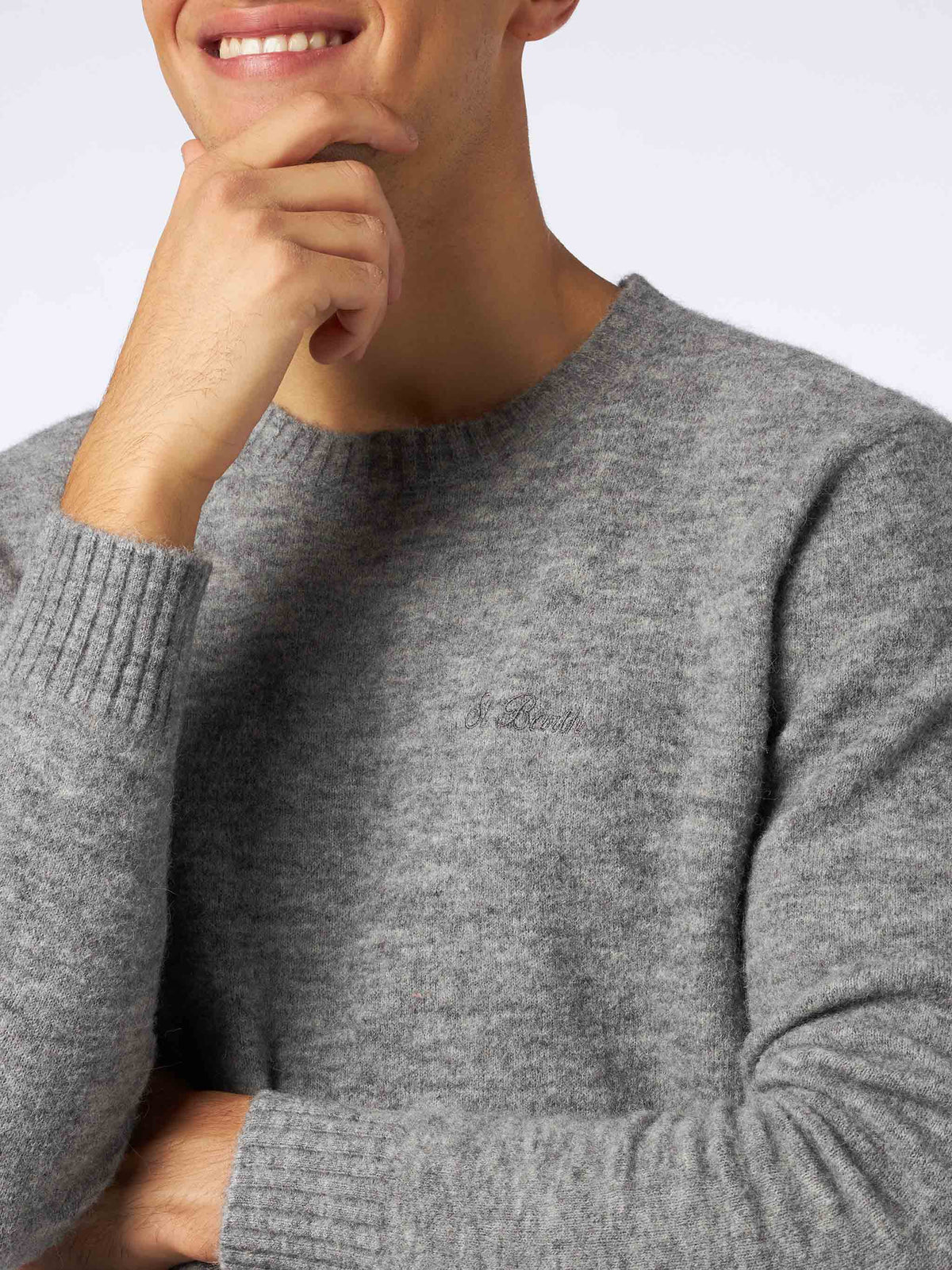 Maglia girocollo Heron grigio melange con ricamo logo