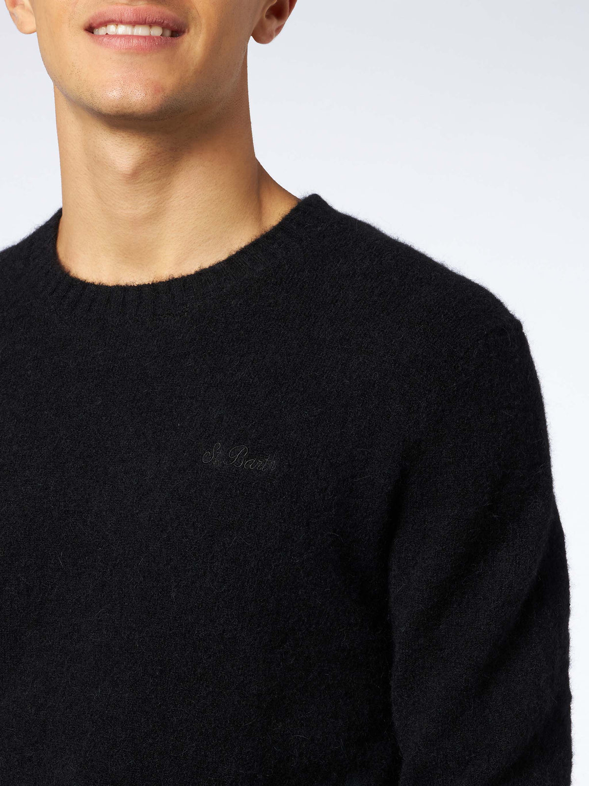 Maglia girocollo Heron nera con ricamo logo
