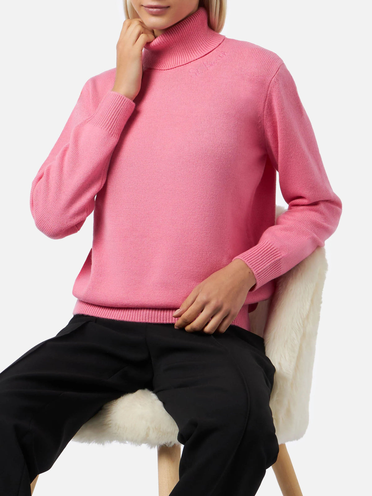 Maglia dolcevita Moody rosa in lana d’agnello