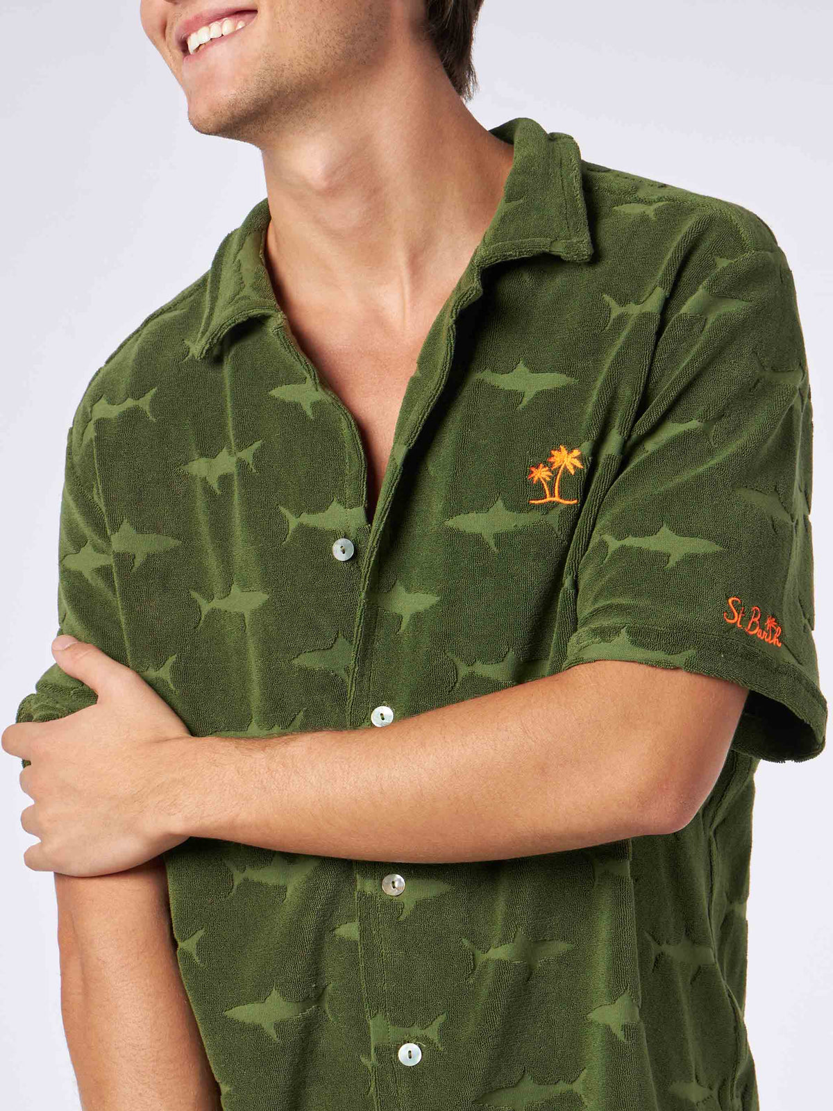 Camicia Riviera verde militare in spugna con motivo squali product image 3