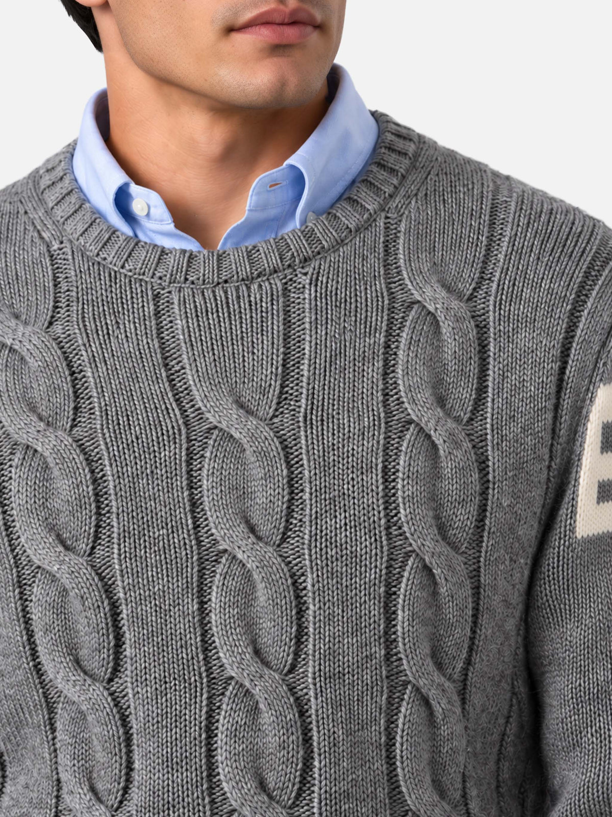 Maglia Bergen grigio melange a trecce con jacquard logo