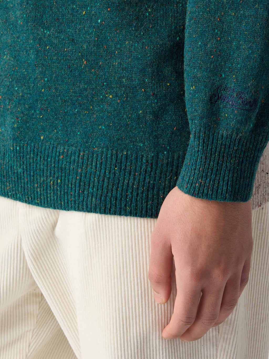 Maglia girocollo Heron verde in donegal con jacquard cartolina St. Moritz