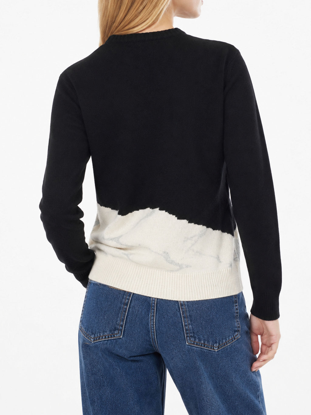 Maglia girocollo New Queen nera con ricamo Lovovia